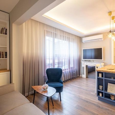 Designer & Cozy 2Bd Flat With A Parking In The City Center By Flat Mаnager Sofia Bagian luar foto