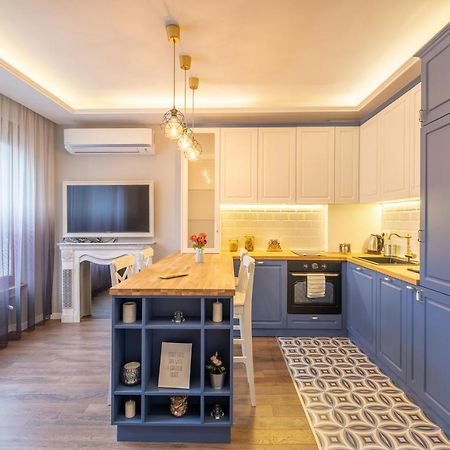 Designer & Cozy 2Bd Flat With A Parking In The City Center By Flat Mаnager Sofia Bagian luar foto
