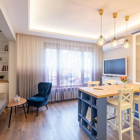 Designer & Cozy 2Bd Flat With A Parking In The City Center By Flat Mаnager Sofia Bagian luar foto
