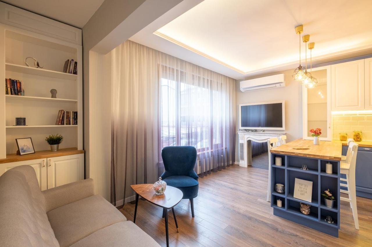 Designer & Cozy 2Bd Flat With A Parking In The City Center By Flat Mаnager Sofia Bagian luar foto