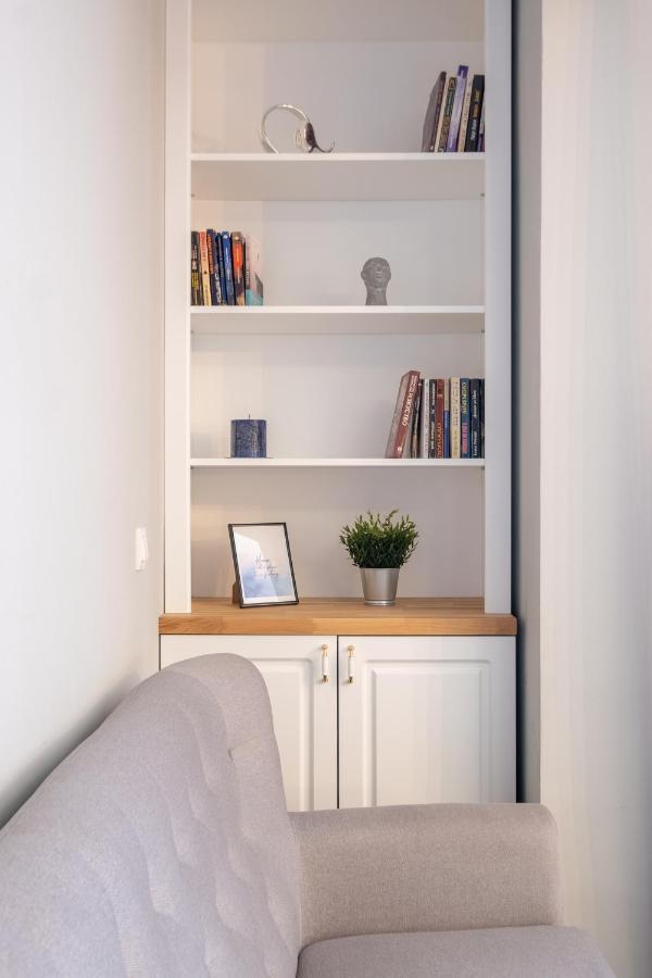Designer & Cozy 2Bd Flat With A Parking In The City Center By Flat Mаnager Sofia Bagian luar foto