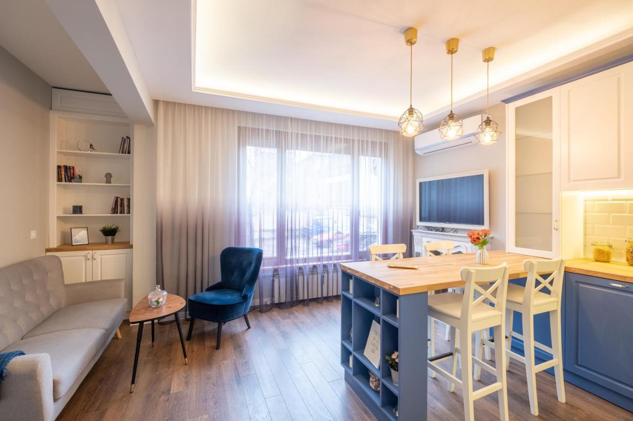 Designer & Cozy 2Bd Flat With A Parking In The City Center By Flat Mаnager Sofia Bagian luar foto