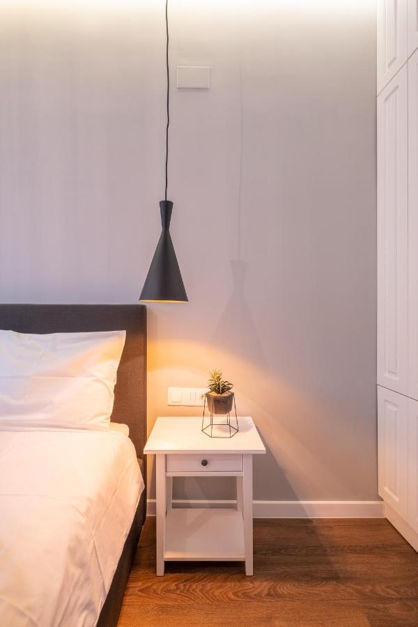 Designer & Cozy 2Bd Flat With A Parking In The City Center By Flat Mаnager Sofia Bagian luar foto