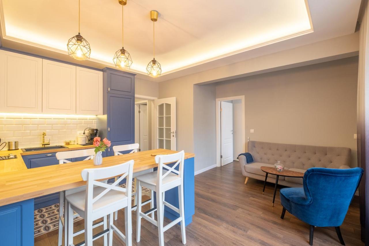 Designer & Cozy 2Bd Flat With A Parking In The City Center By Flat Mаnager Sofia Bagian luar foto