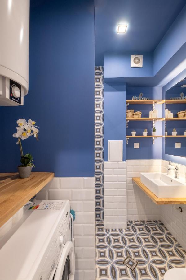 Designer & Cozy 2Bd Flat With A Parking In The City Center By Flat Mаnager Sofia Bagian luar foto