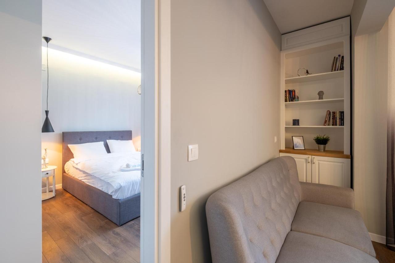 Designer & Cozy 2Bd Flat With A Parking In The City Center By Flat Mаnager Sofia Bagian luar foto